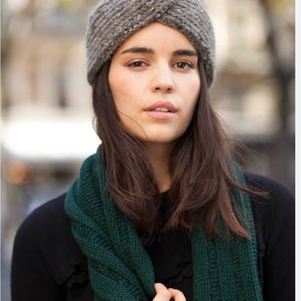 Sezane Black and Silver Charlotte hat